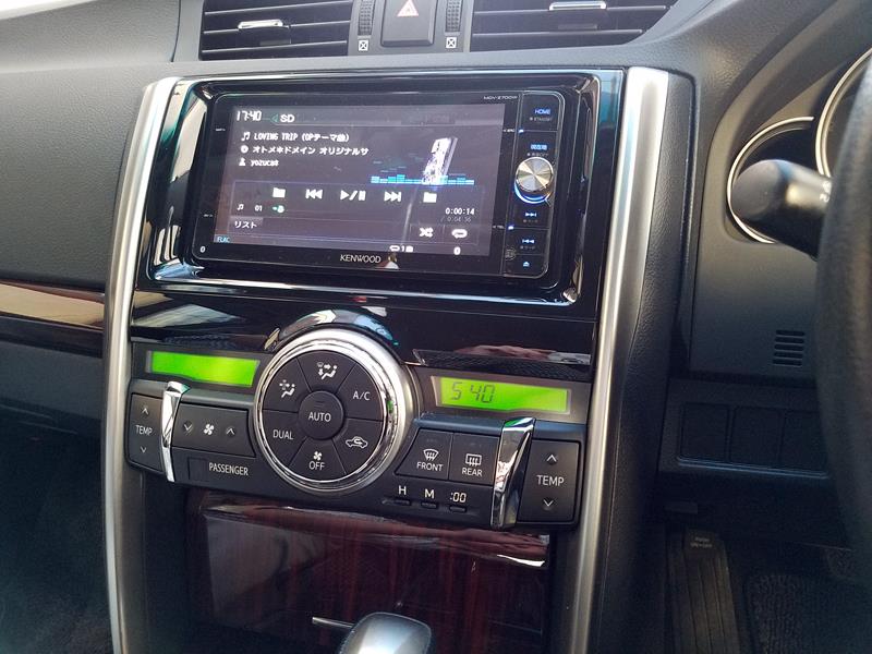 ナビパネルを後期ピアノブラックに交換しました。（トヨタ マークX