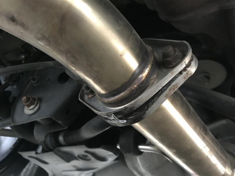 マフラーガスケット交換（日産 スカイラインクーペ・V36）by forgeman