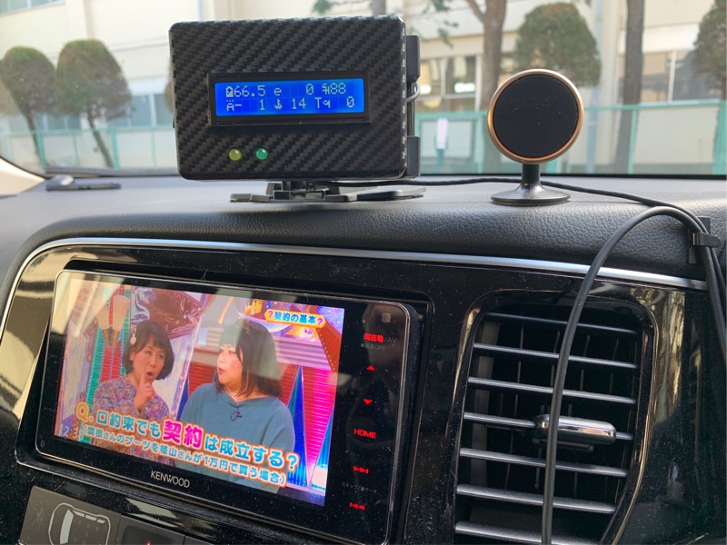 ハイブリッドモニター装着 (追記 配線整理ほか)（三菱 アウトランダー