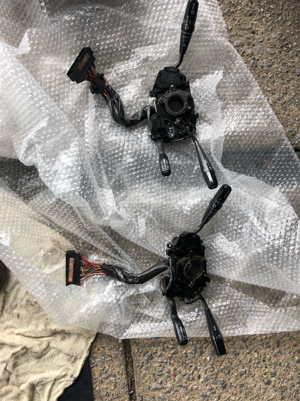 ハイビーム 接触不良・コンビネーションスイッチ交換（トヨタ