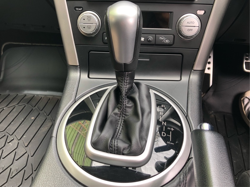 純正オプションシフトブーツ取り付け（スバル レガシィツーリング