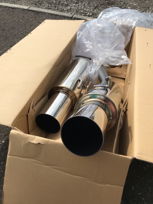 RAIZER砲弾マフラー取り付け（日産 スカイライン・V36）by カイネ