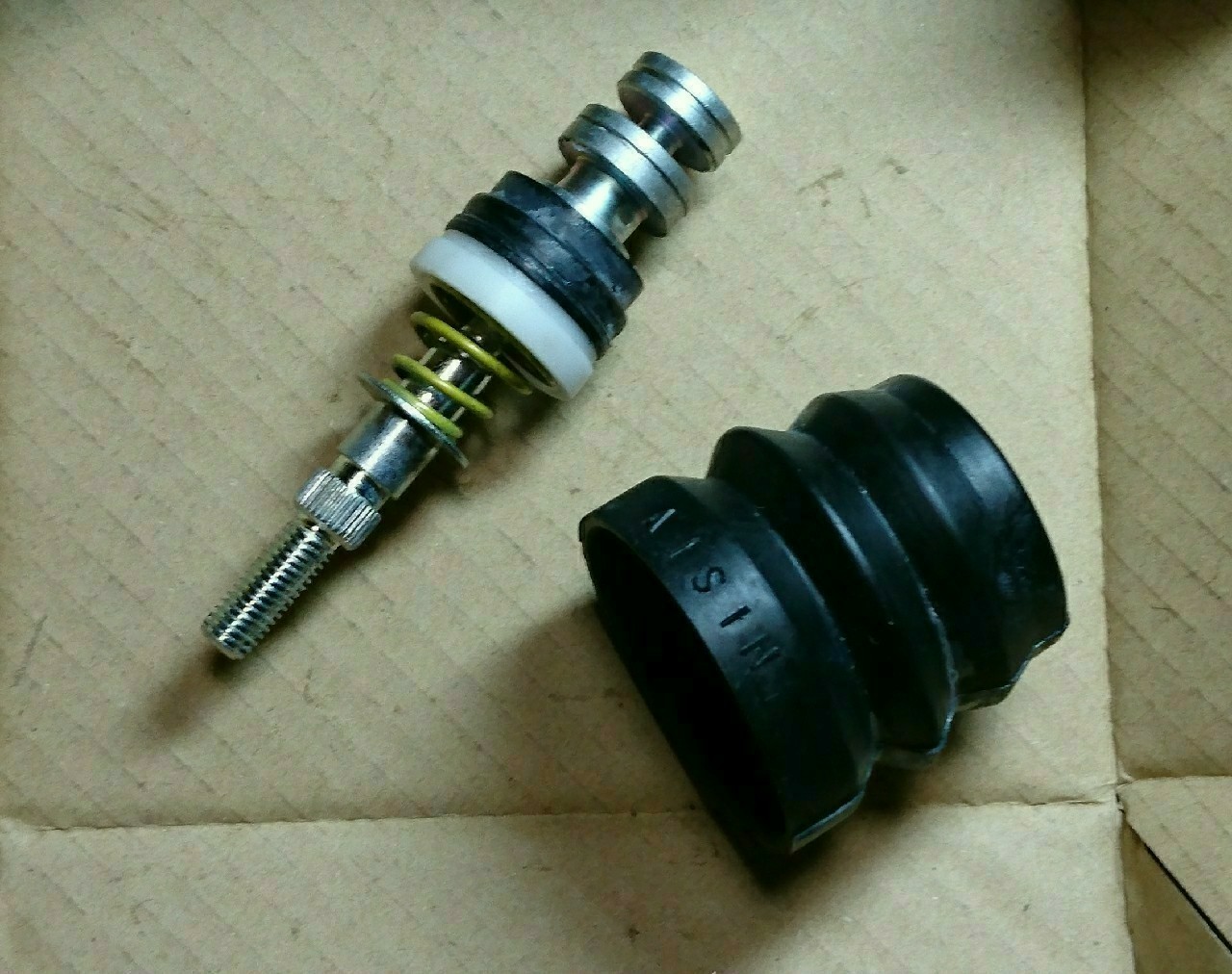 クラッチブースター(マスターバック)オーバーホール①（トヨタ