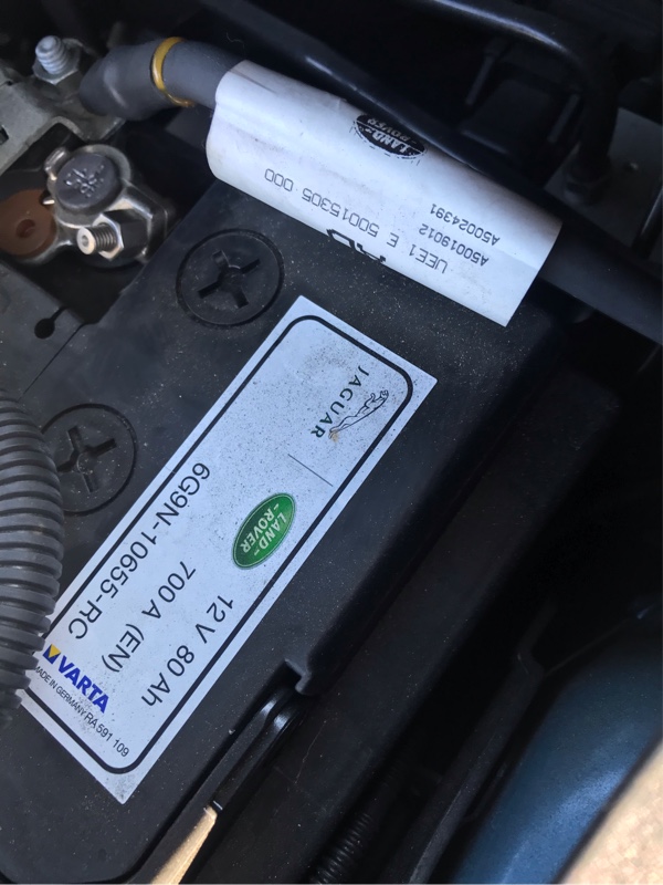 気合のバッテリー交換（笑）（ランドローバー レンジローバーイ