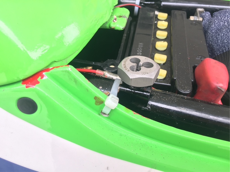 タンクブラケット固定ボルトリコイル（カワサキ GPz400F）by ﾅｼﾞ