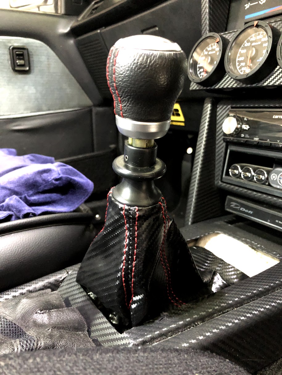カーボン調シフトブーツ装着（トヨタ スプリンタートレノ・AE85/86）by