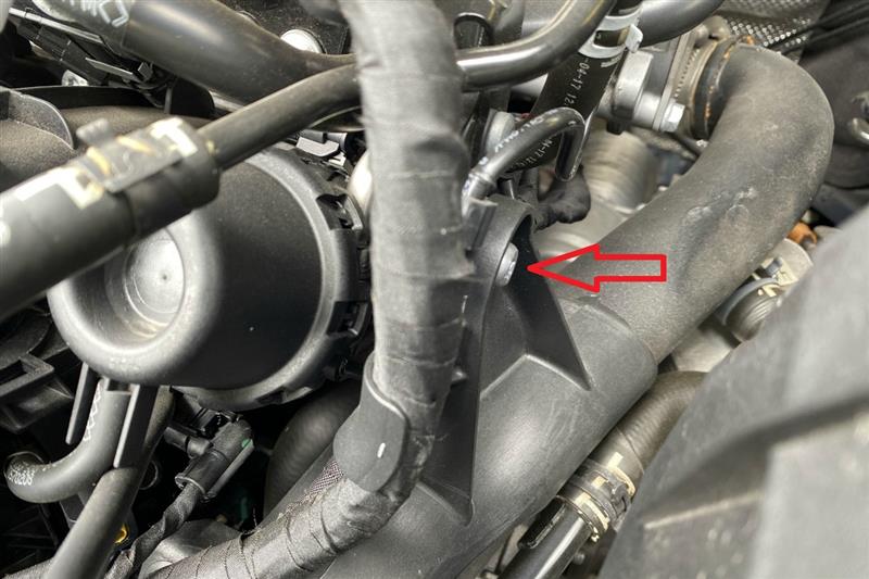 ECSターボマフラーデリート取付（フォルクスワーゲン ゴルフ R・ゴルフ