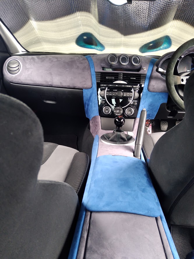 RX-8 内装スエード化⑤ センターコンソールと助手席側ダッシュボード