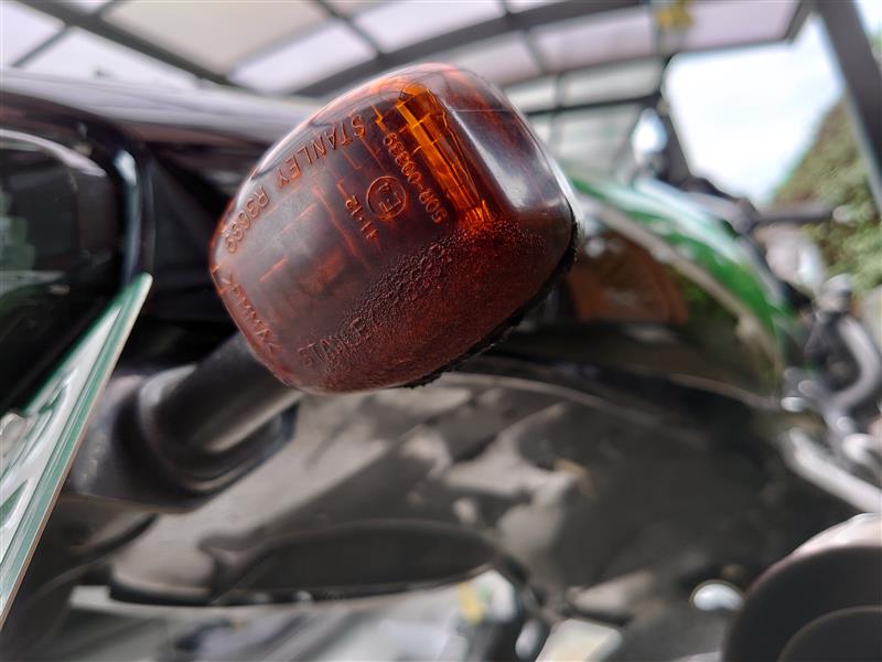 ACTIVE LEDウインカー(ライセンスホルダー付) スモークレンズ の取付け