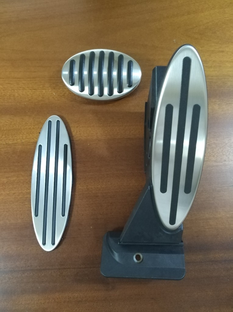 純正ステンレスペダル交換（ミニ MINI・F55/56）by こぶち＠滋賀