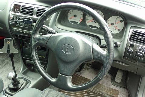 トヨタ純正momoステアリング(70系スープラ用)を取付ける(前編)の巻