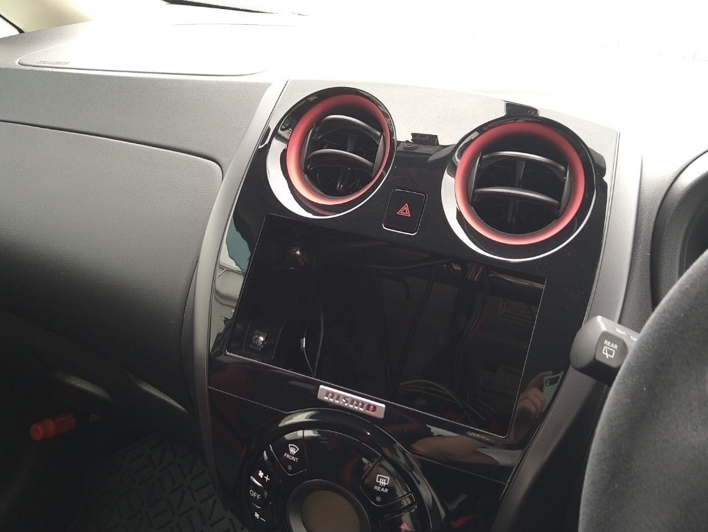 日産（純正）MP315D-Wナビ不具合（日産 ノート・E12）by Picobird