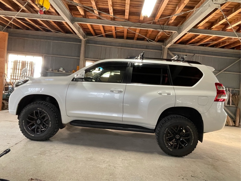 スタッドレスタイヤ交換しました！（トヨタ ランドクルーザープラド