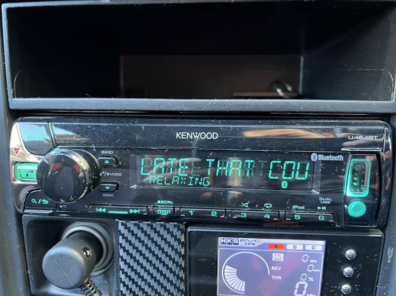 ケンウッドのカーナビ（MDV-737DT）を取り付け、オートアンテナ対応で