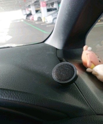 ツイーターをAピラーに埋め込み！（トヨタ ヴォクシー・80系）by GUCCi