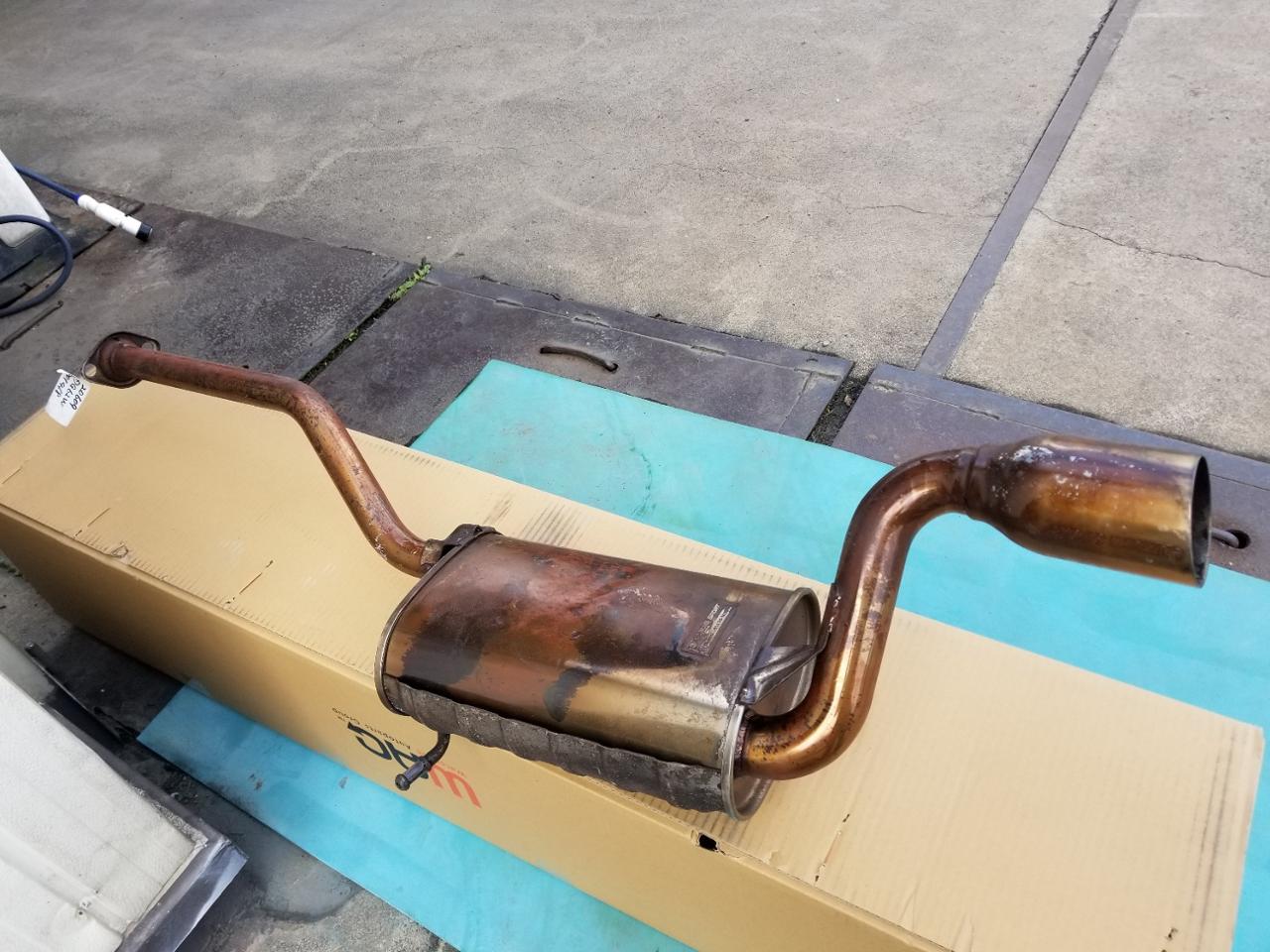 スズキスポーツマフラーの研磨と装着（スズキ エブリイワゴン・DA52W