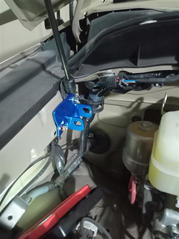 FJにクスコのストラットタワーバーを装着（トヨタ FJクルーザー