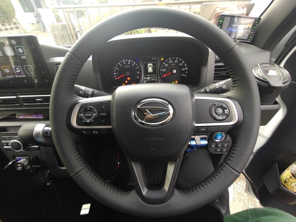 本革巻ステアリングに交換（ダイハツ アトレー・S700V）by ツシマ