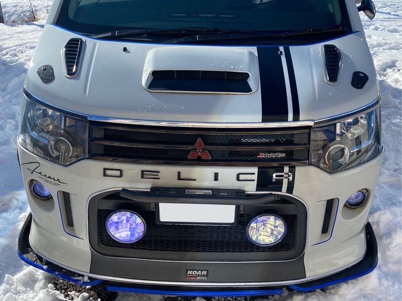 より、スポーティーに！（純正スポーティーグリル装着）（三菱 デリカD
