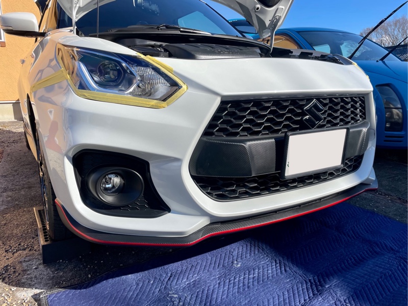 グリル及びフォグランプベゼルのチッピング塗装（スズキ スイフト