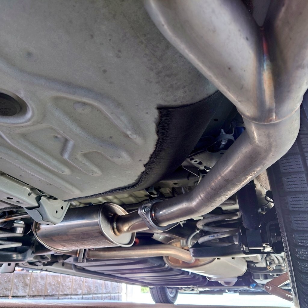 マフラー純正戻し（トヨタ ヴォクシー・80系）by 怒論破 - みんカラ