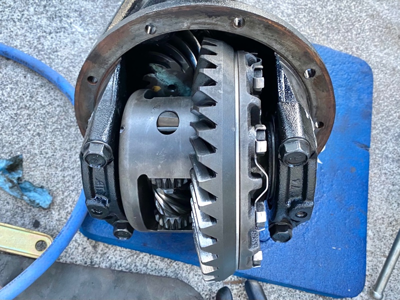 トヨタ純正トルセンLSDに交換その2（トヨタ ハイラックスサーフ・N180