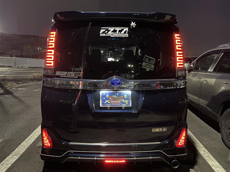 純正テール全灯化 その2（トヨタ ヴォクシー・80系）by むらたく