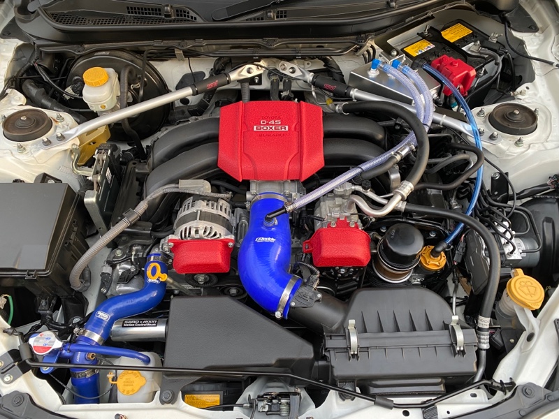 赤結晶塗装エンジンカバーベルトカバー取付（スバル BRZ・ZD）by TAMAO