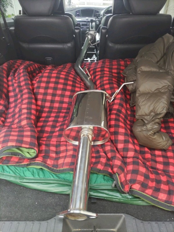 BEE FREE中間パイプ取り付け（日産 エルグランド・E52）by nao3333