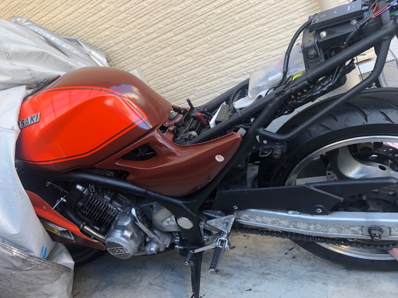 シングルシート取り付け、その1（カワサキ バリオス）by とれじゃ