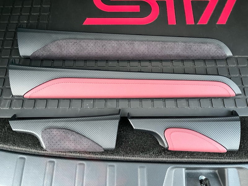 オーナメントパネル交換（STI Sport純正品の流用）（スバル