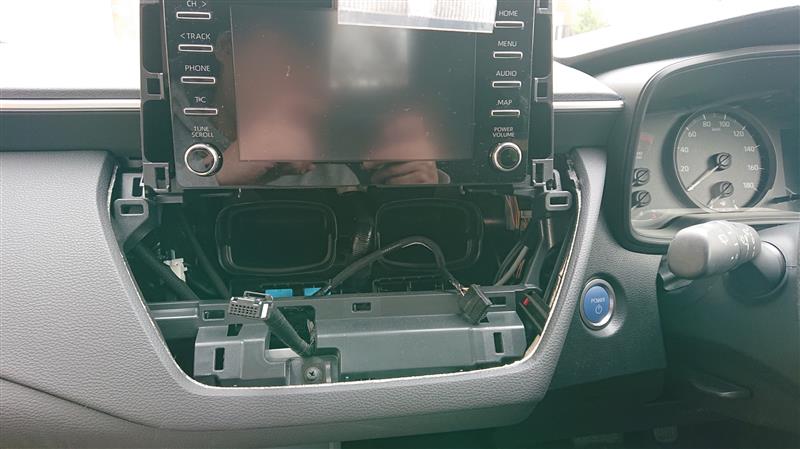 カローラツーリング 社外ナビ取付 考察（トヨタ カローラツーリング