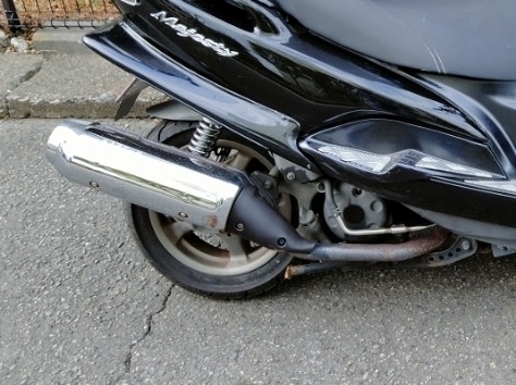 純正マフラーを外してみる。（ヤマハ マジェスティ125）by インド