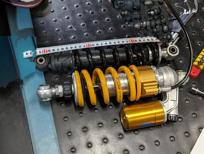 リアサスペンション交換 その1（カワサキ Ninja ZX-25R）by ok_con