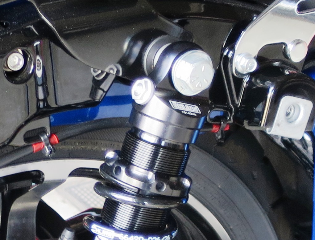 ÖHLINSリアショックへ交換（ハーレーダビッドソン FLHX ストリート