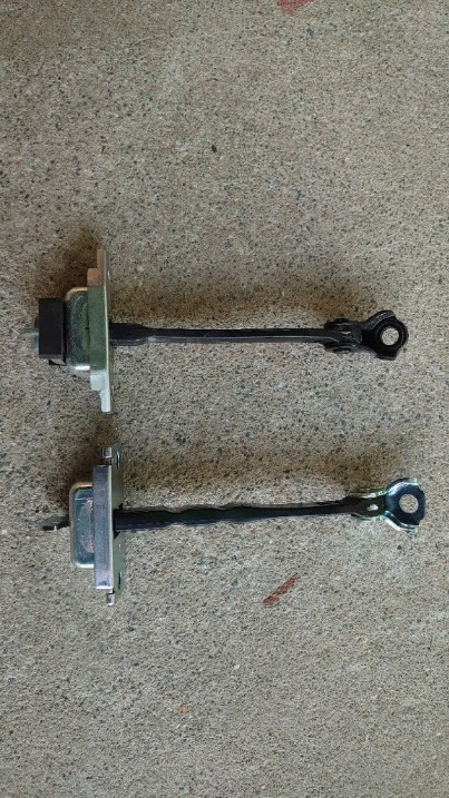 ノーマルのドアチェッカーを加工してみた（トヨタ ハイエースバン