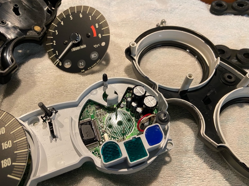 スピードメータータクトスイッチ交換（カワサキ W650）by リトマネン