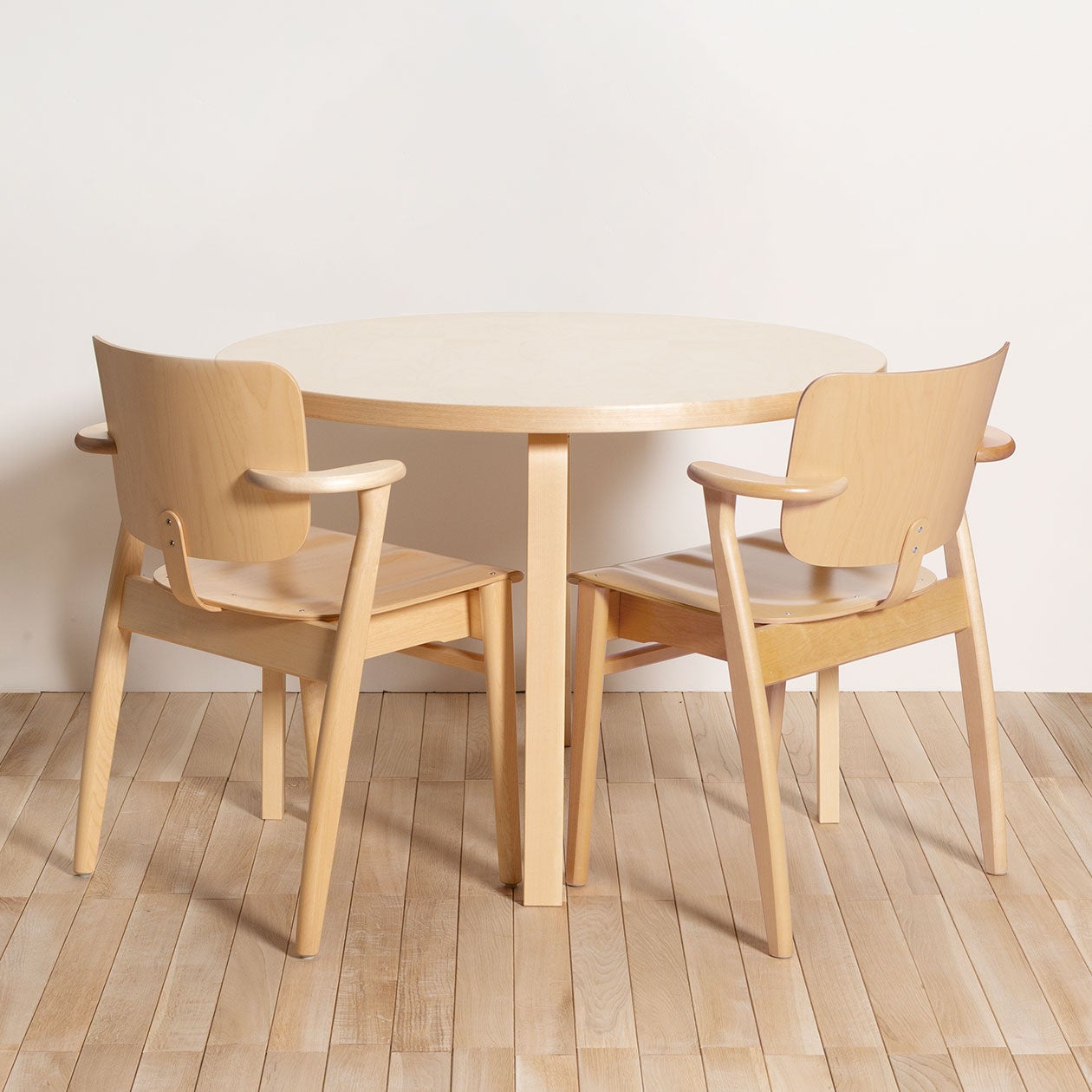 90A テーブル | Artek (アルテック)