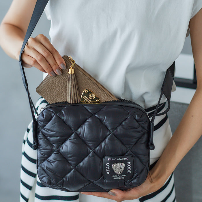 超軽量クロスボディバッグ｜コラッツァ｜ATAO（アタオ）｜カメラバッグ