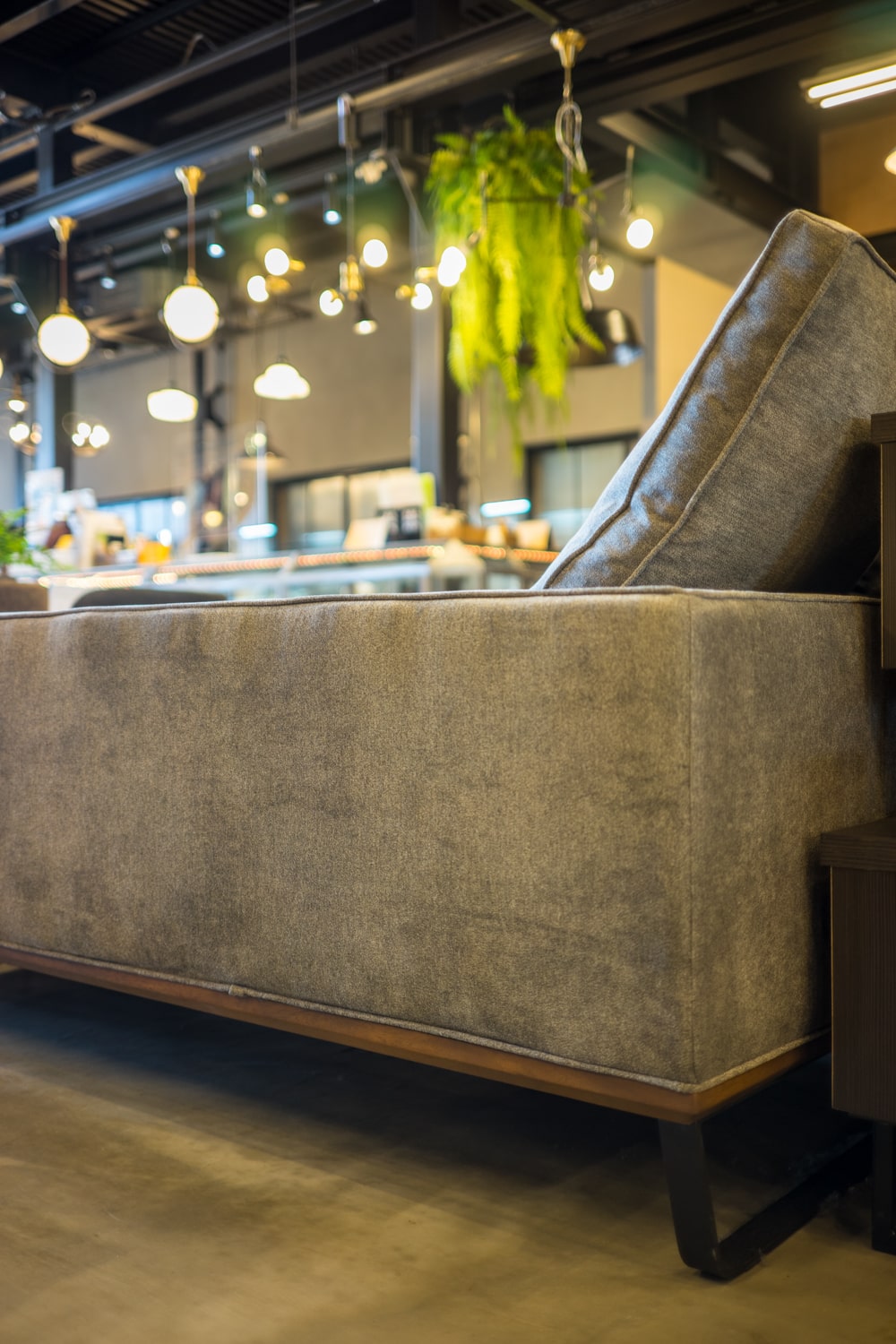 リビングルームの主役になれるソファ。UNKOCHAN一番人気カウチソファと