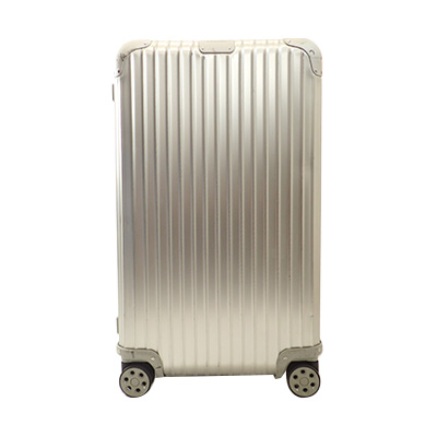 銀座でリモワを買取。シルバーのルフトハンザ仕様のパイロット29Lの2輪