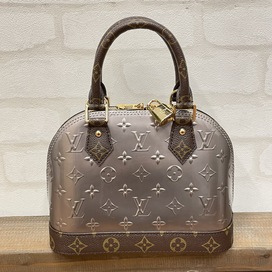 銀座本店で、ルイヴィトンのモノグラム×ヴェルニのアルマBB/M90584