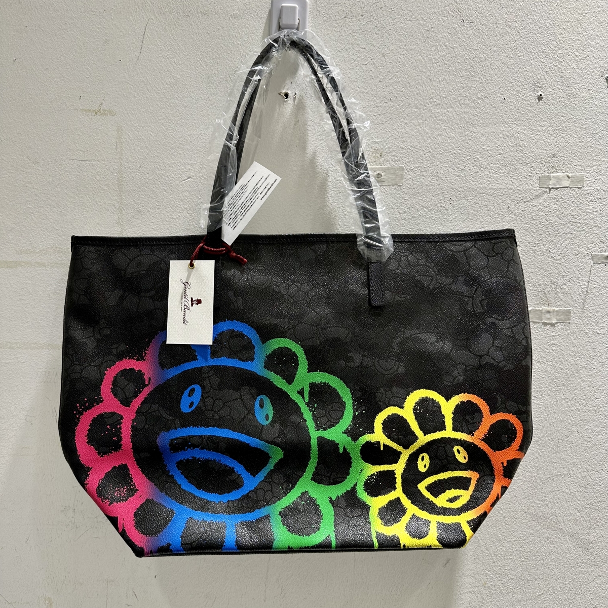渋谷店で、ジャンティバンティ×村上隆コラボのオハナオヤコ、トート