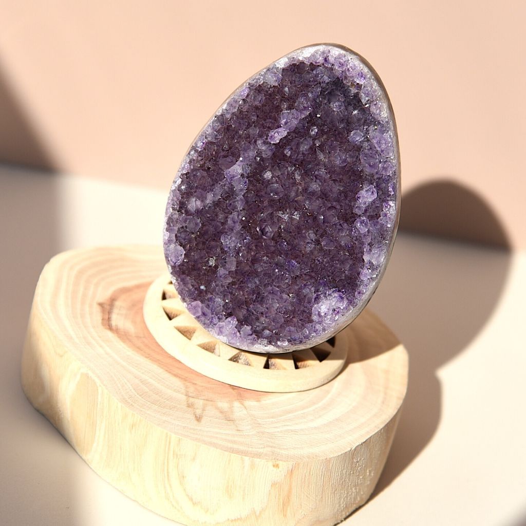 紫水晶砂糖紅瑪瑙- 龍蛋紅底擺件– Momo Starry 暮之晶