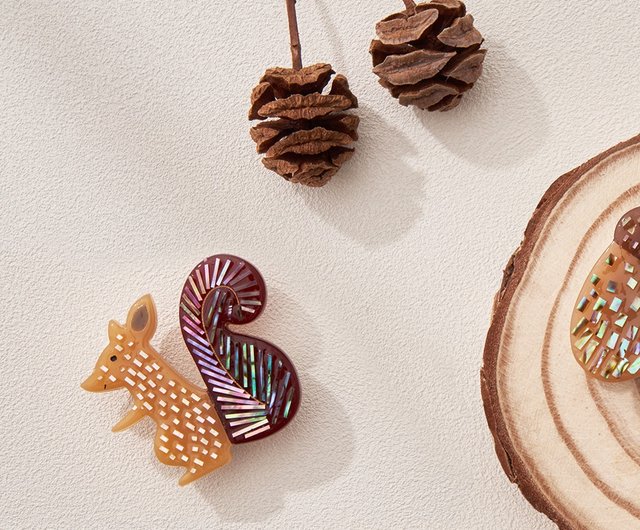 送料無料】韓国 小さなリスの白蝶貝ブローチ MIZI Art, mother-of