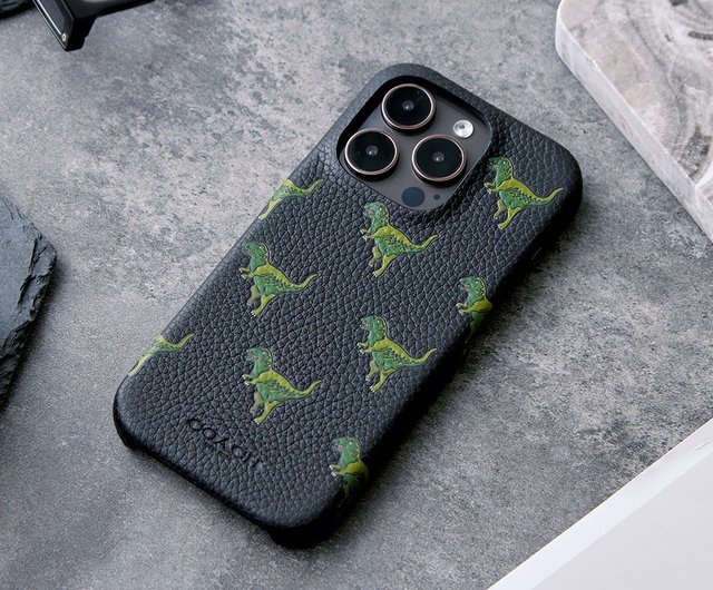 35%OFF】台湾 【COACH】iPhone 15シリーズ /16e レザーケース レキシー