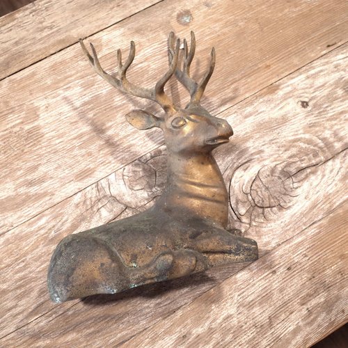 台湾 日本のヴィンテージ。純銅製の鹿の置物。ニホンジカのブロンズ