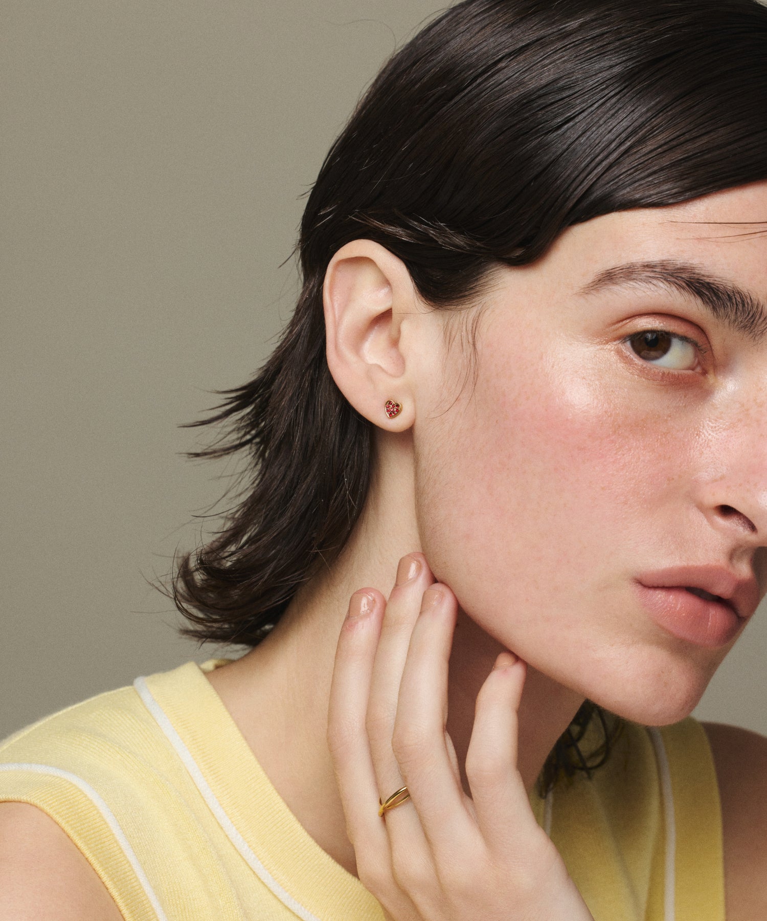 レッド]ジルコニアハートピアス