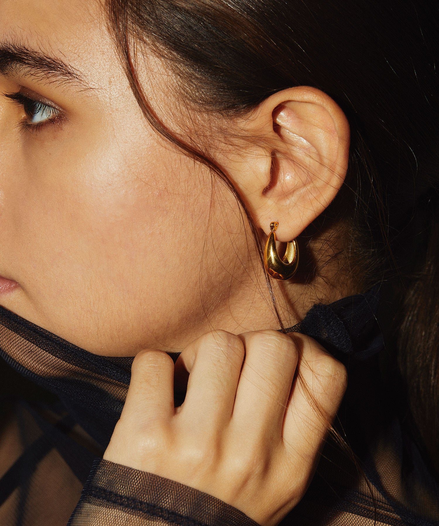 ゴールド]オーバルフープピアス