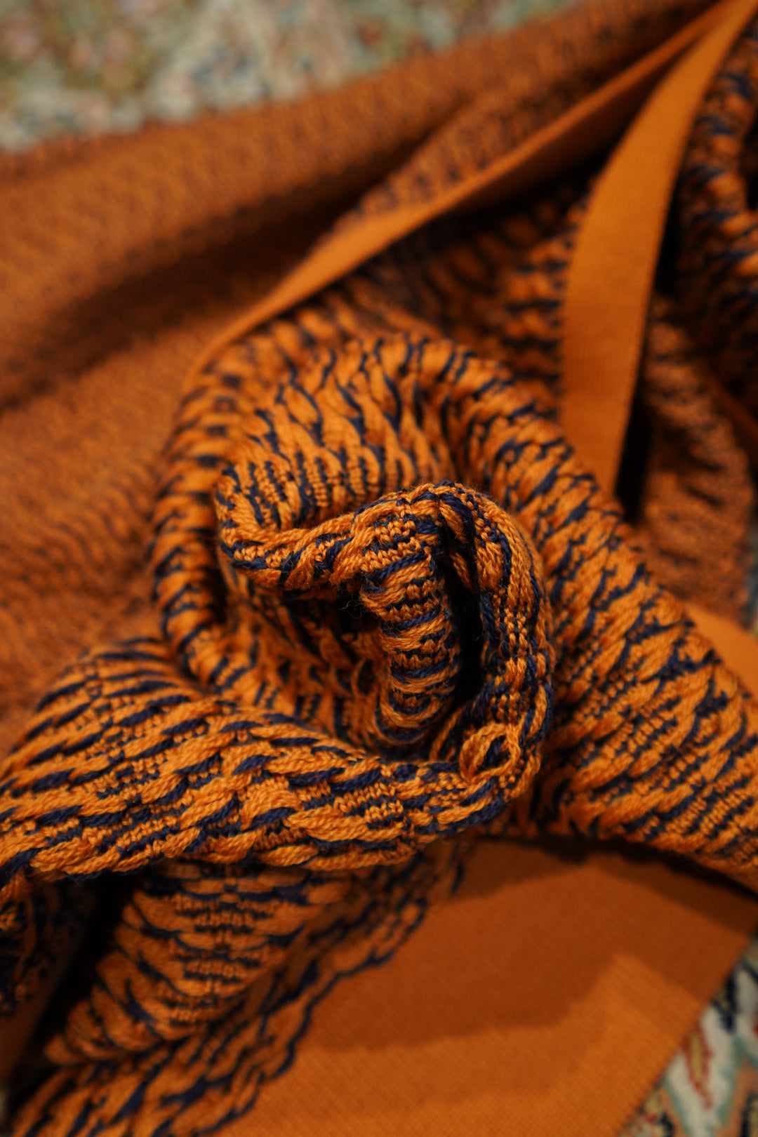 NICHOLAS DALEY(ニコラス デイリー)のWAVE SCARF(ORANGE/NAVY